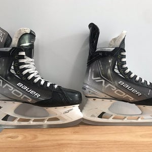 Bauer Vapor Hyperlite Hockey Skates Size 10, Fit 1 (Used)