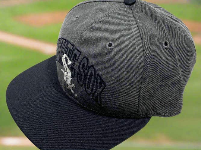 Chicago White Sox Vintage Late '90s MLB Gray "Sox" NOS Snapback (New)
