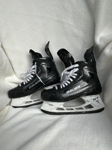 2022 Bauer Supreme Mach Hockey Skates Regular Width size 10 (Used)