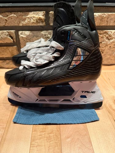 2023 True Pro Custom Hockey Skates Regular Width 11 (New)