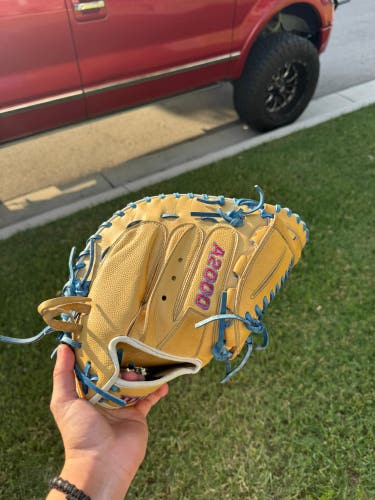 2022 Wilson A2000 RH Catcher's Softball Glove 34" (Used)