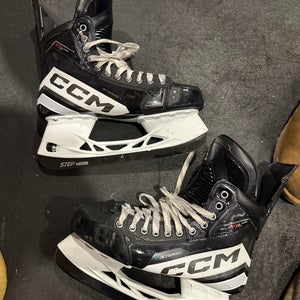 2024 CCM JetSpeed FT6 Pro Hockey Skates 9 (Used)