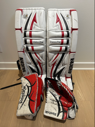 37" Vaughn Velocity V4 Goalie Leg Pads (Used)