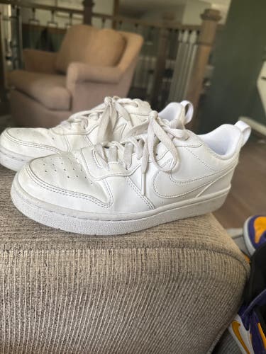 White Unisex 4Y (Big Kids / Youth) Youth Nike Air Force 1 Shoes (Used)