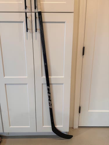 Senior CCM Ribcor Trigger 8 Right Handed Hockey Stick P29 (Used)