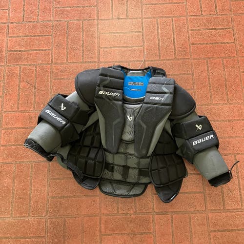 Junior Large/Extra Large Bauer GSX Goalie Chest Protector (Used)