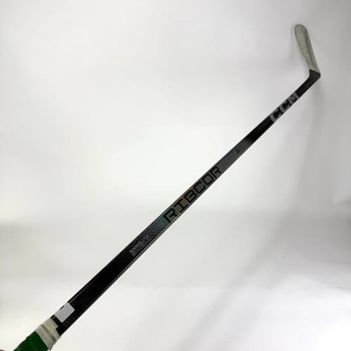 Used Left CCM Ribcor Trigger 8 Pro | 70 Flex P92 Curve Grip | E611