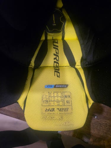 Youth Medium Bauer Supreme 2s Pro Hockey Pants (Used)