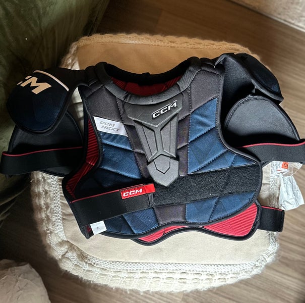 Men's Medium Senior CCM Next Shoulder Pads (Used)