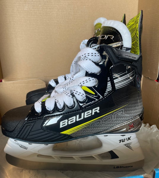 NEW Bauer Vapor X4 Hockey Skates 3.5EE