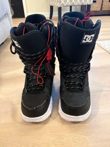 Size M 10.0 (W 11.0) DC Snowboard Boots (Used)
