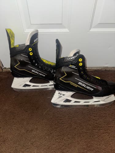 Bauer Supreme M30 Hockey Skates Extra Wide Width 9.5 (Used)