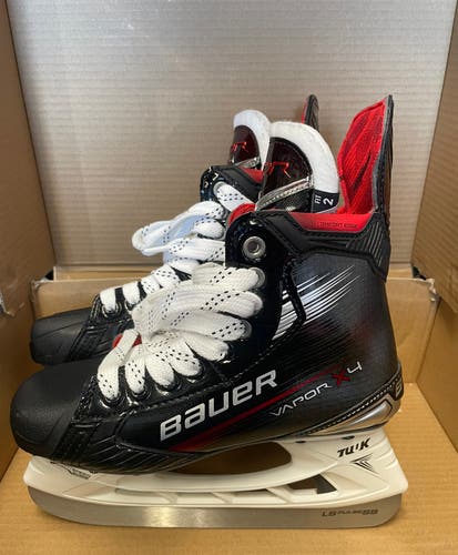 NEW Bauer Vapor X4 Hockey Skates 4.5 Fit2