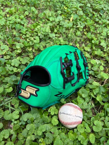 SSK Z9 Maestro 11.5” Green/Black Spiral I Web Infield Baseball Glove