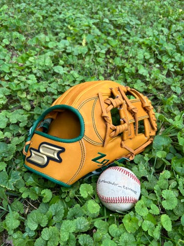 SSK Z9 Maestro 11.5” Tan/Green Spiral I Web Infield Baseball Glove