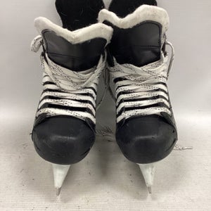 Used CCM TACKS 9042 Junior Hockey Skate Junior 02 11851-S000037209