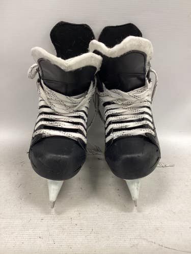 Used CCM TACKS 9042 Junior Hockey Skate Junior 02 11851-S000037209
