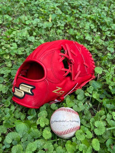 SSK Z9 Maestro 11.5” Red One Piece Web Infield Baseball Glove