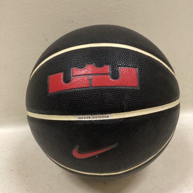 Used Nike Basketball Adult Indoor 11725-S000490917