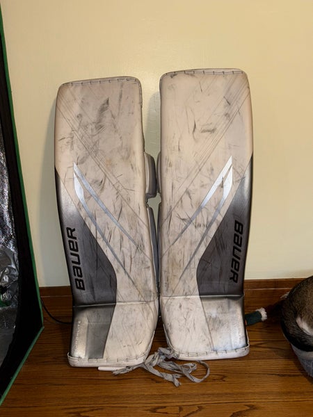 37" Bauer Hyperlite 2 Goalie Leg Pads (Used)