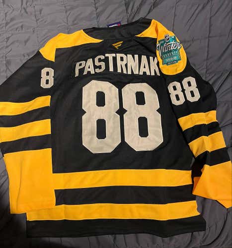 NEW David Pastrnak Boston Bruins Hockey Jersey Size 52 - Large