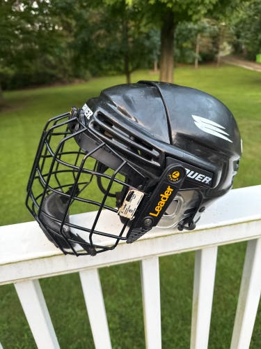 Medium Bauer HH5000 Helmet w/ Z-Leader Pivot