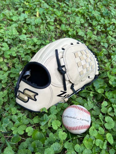 SSK Z9 Maestro 11.75” Blonde Basket Web Infield/Pitcher Baseball Glove