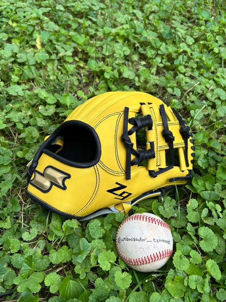 SSK Z9 Maestro 11.25” Yellow/Black Spiral I Web Infield Baseball Glove
