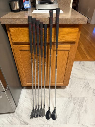 Men's Top Flite Right Handed Clubs (Full Set) Regular Flex 7 Pieces (Used)
