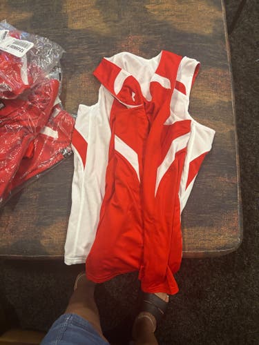 Red Medium Men's Under Armour Jersey (New)