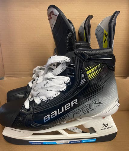 NEW Bauer Vapor Hyperlite 2 Hockey Skates 9.5 Fit2    Blades NOT INCLUDED