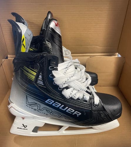 NEW Bauer Vapor Hyperlite 2 Hockey Skates 5.5 Fit2    Blades NOT INCLUDED