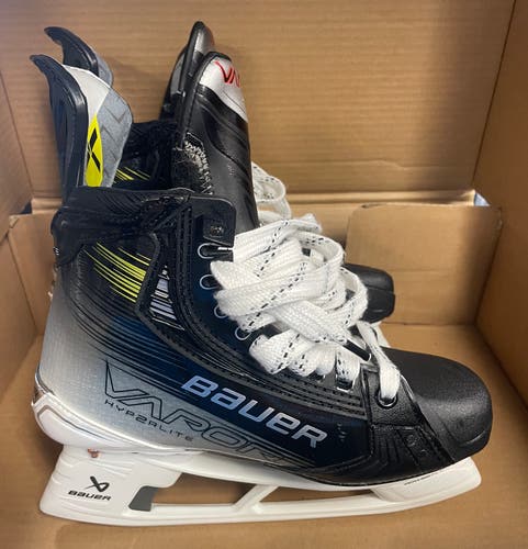 NEW Bauer Vapor Hyperlite 2 Hockey Skates 5 Fit2    Blades NOT INCLUDED