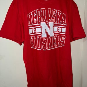 Nebraska 'Huskers' Cornhuskers 1869 Red & White Logo T-Shirt Men's Large NWT