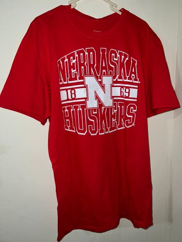 Nebraska 'Huskers' Cornhuskers 1869 Red & White Logo T-Shirt Men's Large NWT