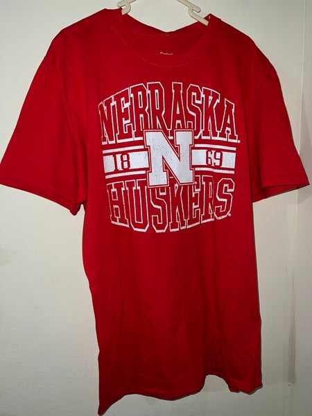 Nebraska 'Huskers' Cornhuskers 1869 Red & White Logo T-Shirt Men's Large NWT