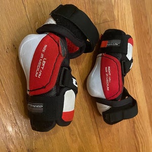 Junior Medium CCM JetSpeed Control Elbow Pads (Used)