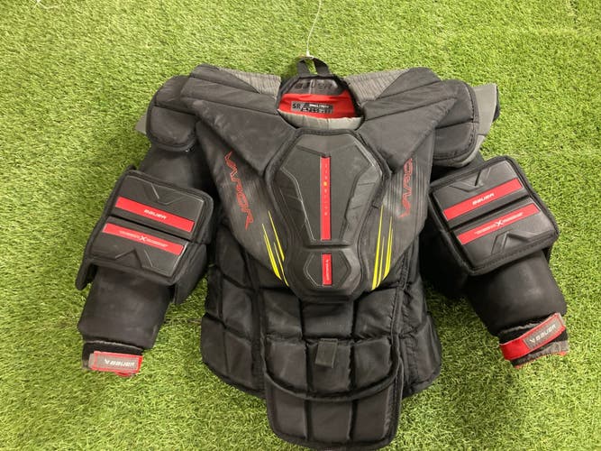 Senior Small Bauer Vapor Hyperlite 2 Goalie Chest Protector (Used)