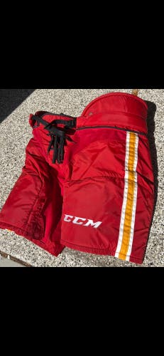 Calgary Flames NHL Men's Senior XL CCM HP45 Hockey Pants Pro Stock (Used)