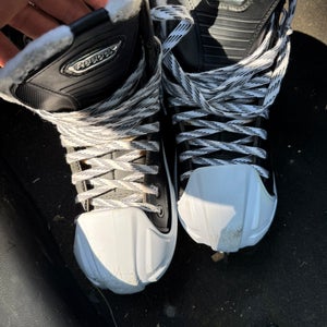 Reebok Hockey Goalie Skates Regular Width 10 (Used)