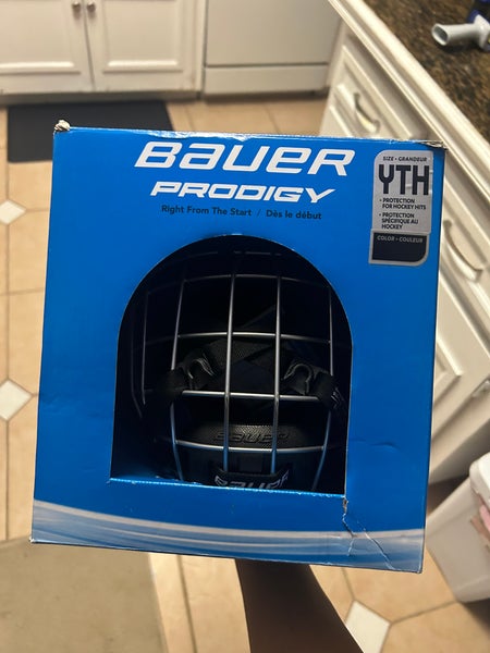 Bauer Helmet (New) hockey helmet youth