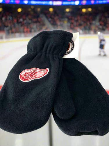 Detroit Red Wings Vintage Late '90s NHL Adult Fleece NOS Mittens (New)