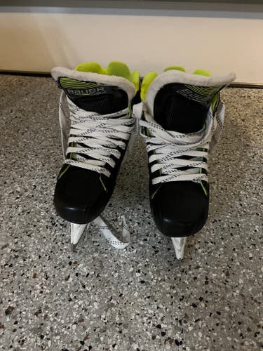 Bauer GSX Hockey Goalie Skates Size 4 (Used)