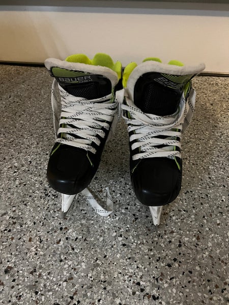 Bauer GSX Hockey Goalie Skates Size 4 (Used)
