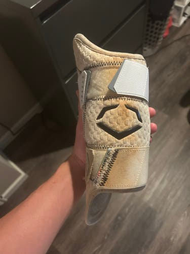 White Senior EvoShield Leg guard Shin Guards (Used)