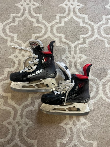 Bauer Vapor X5 Pro Hockey Skates Size 5 (Used)