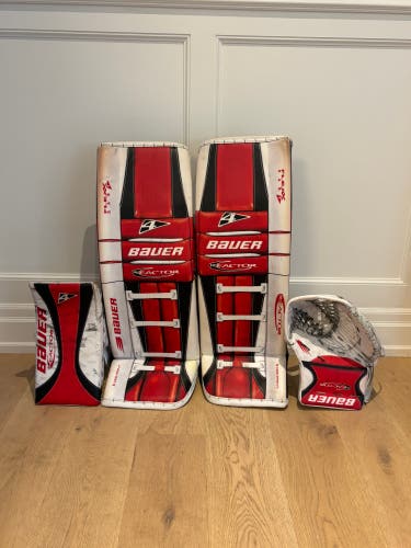 35" 2023 Bauer Hyperlite 2 Goalie Leg Pads Pro Stock (Used)