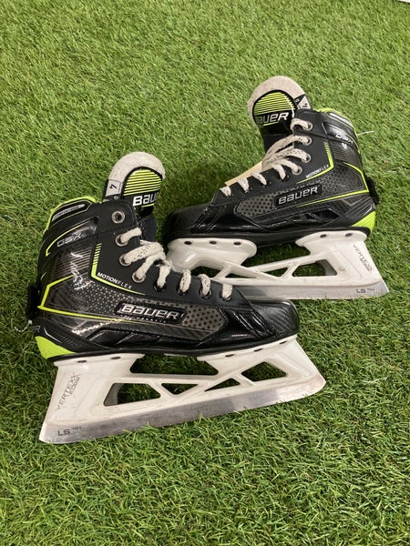 Intermediate Bauer GSX Hockey Goalie Skates Regular Width Size 4 (Used)
