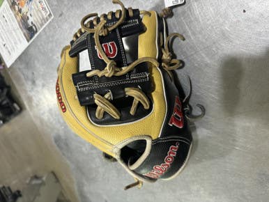 Used Wilson A2000 DP15 BB/SB Glove RH Throw Black 11 1/2" 11605-S000206137