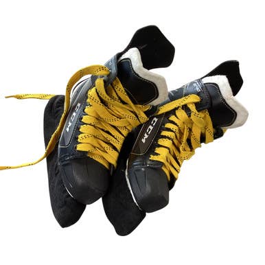 Used CCM 9040 Junior Hockey Skate Junior 02 11479-S000402807